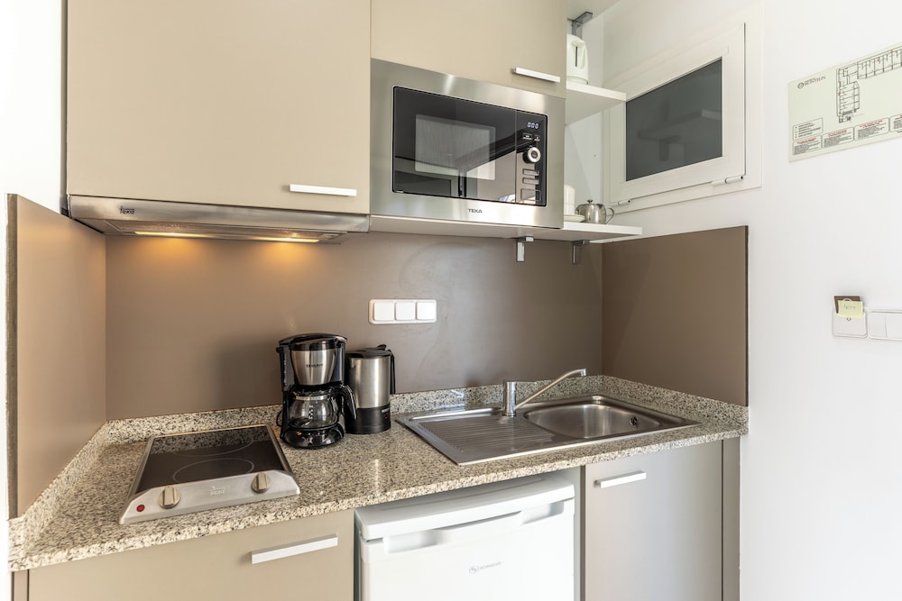 Hoposa Apartamentos Montelin — Hotel rooms in Puerto Pollensa, Balearic Islands