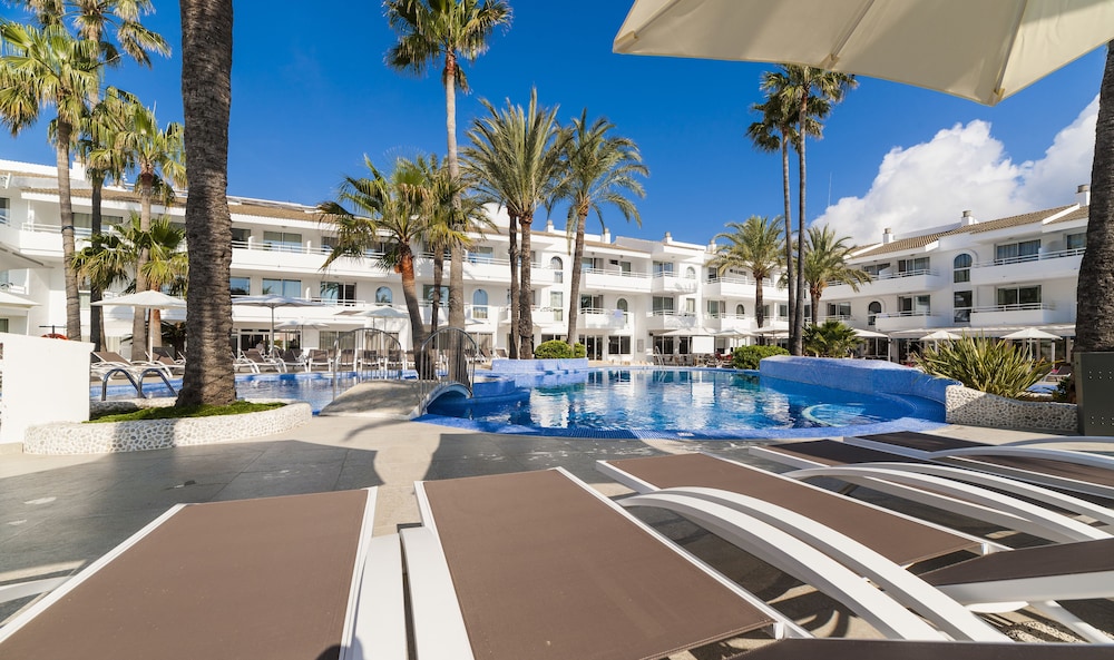 Hoposa Apartamentos Montelin — Swimming pool in Puerto Pollensa, Balearic Islands
