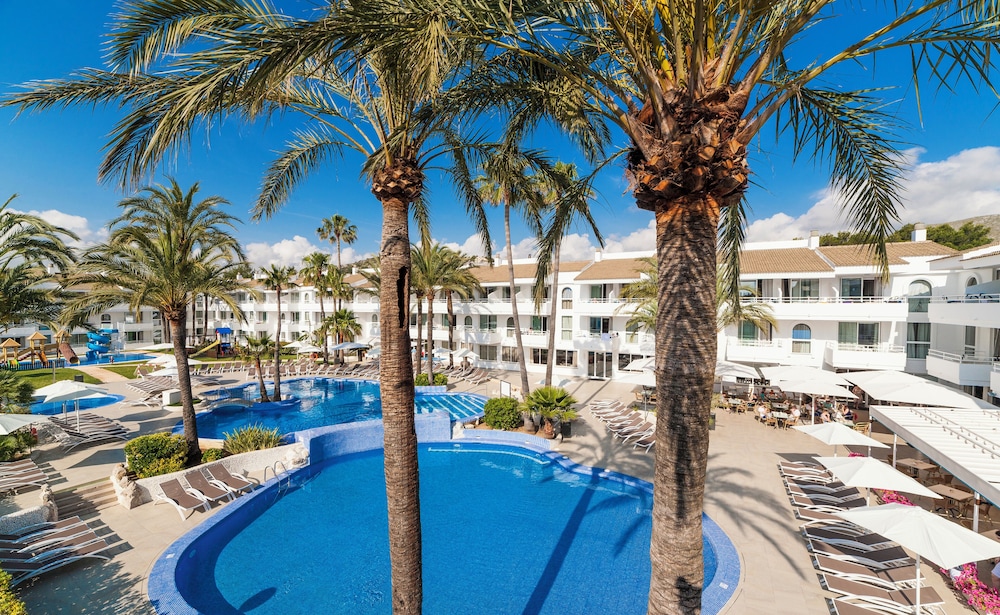 Hoposa Apartamentos Montelin — Swimming pool in Puerto Pollensa, Balearic Islands