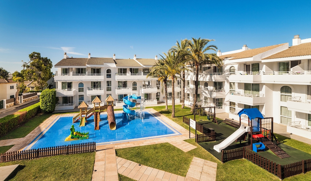 Hoposa Apartamentos Montelin — Attractions for children in Puerto Pollensa, Balearic Islands