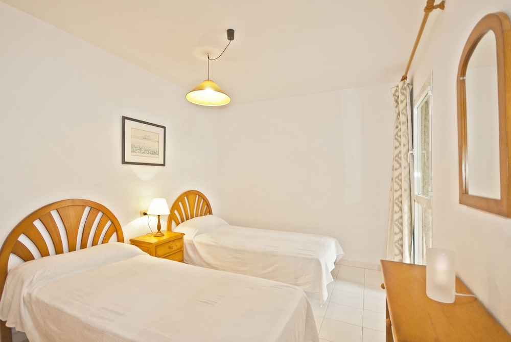 Apartamentos Llevant Puerto de Pollensa — Hotel rooms in Puerto Pollensa, Balearic Islands