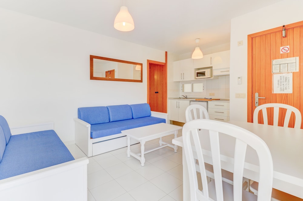 Apartamentos Llevant Puerto de Pollensa — Hotel rooms in Puerto Pollensa, Balearic Islands