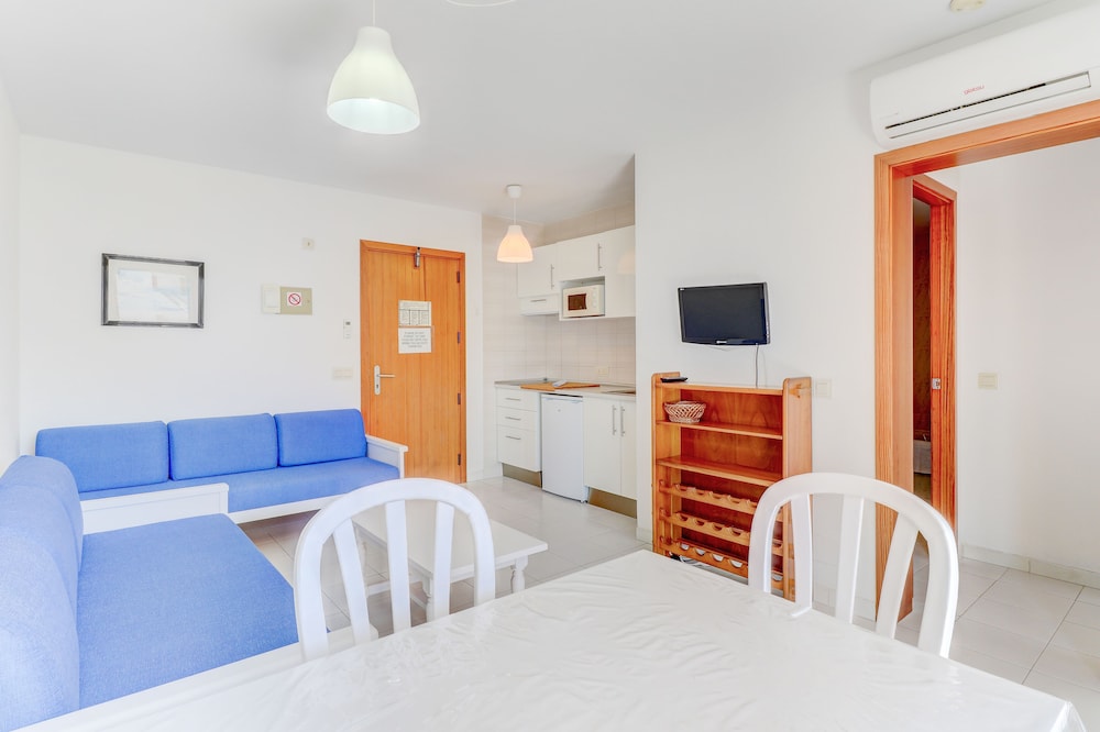 Apartamentos Llevant Puerto de Pollensa — Hotel rooms in Puerto Pollensa, Balearic Islands