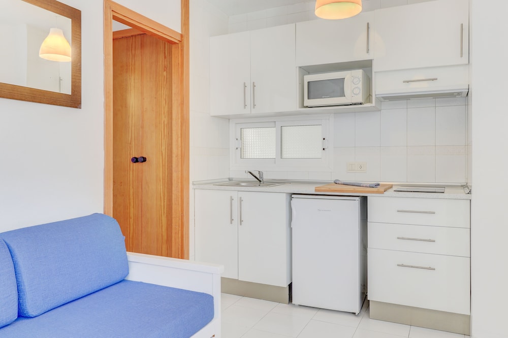 Apartamentos Llevant Puerto de Pollensa — Hotel rooms in Puerto Pollensa, Balearic Islands