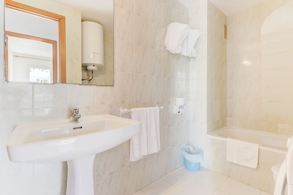 Apartamentos Llevant Puerto de Pollensa — Hotel rooms in Puerto Pollensa, Balearic Islands