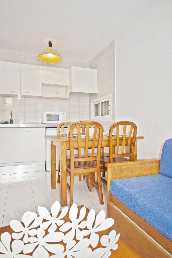 Apartamentos Llevant Puerto de Pollensa — Hotel rooms in Puerto Pollensa, Balearic Islands