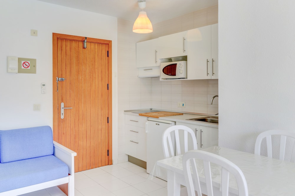 Apartamentos Llevant Puerto de Pollensa — Hotel rooms in Puerto Pollensa, Balearic Islands