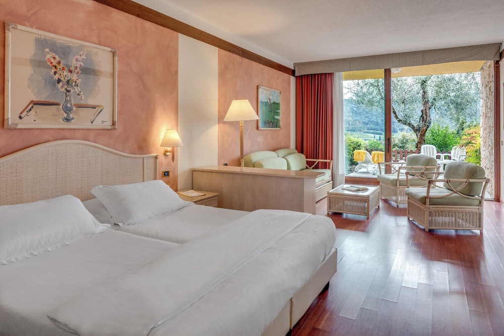 Poiano Garda Resort Hotel — Hotel rooms in Garda, Veneto