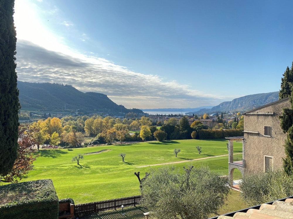 Poiano Garda Resort Hotel — Hotel rooms in Garda, Veneto