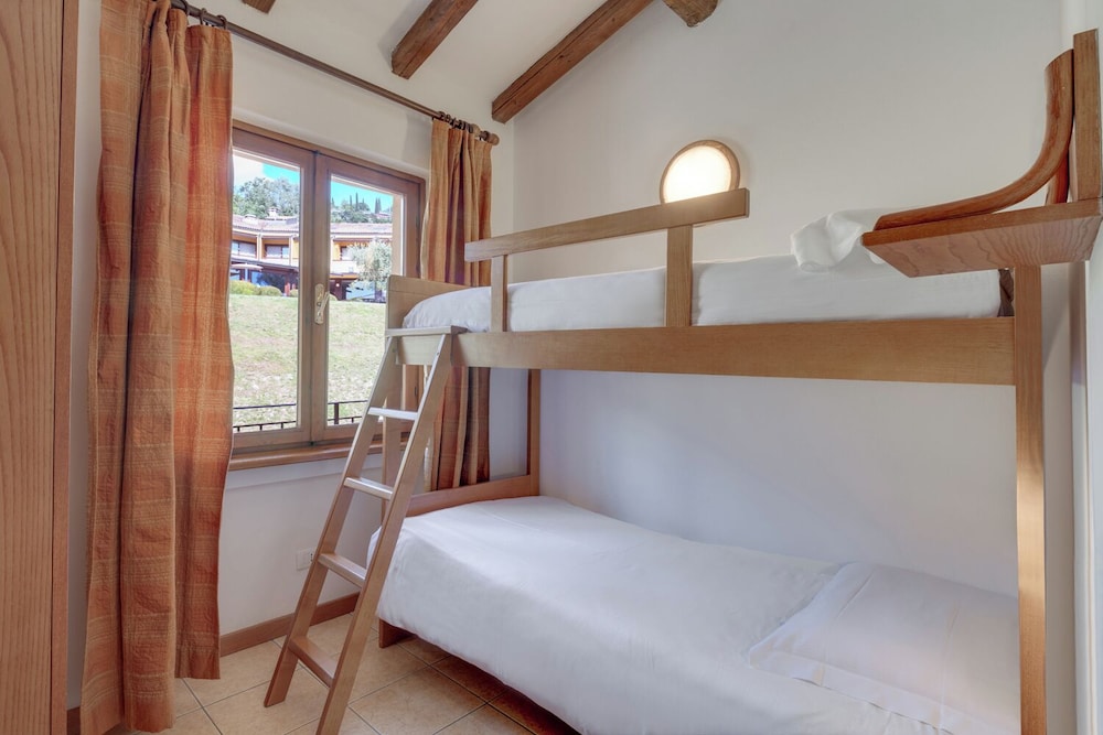 Poiano Garda Resort Hotel — Hotel rooms in Garda, Veneto