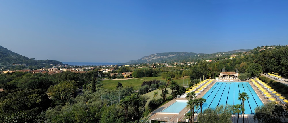 Poiano Garda Resort Hotel — Swimming pool in Garda, Veneto