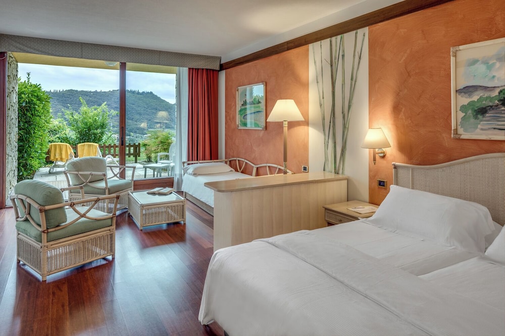 Poiano Garda Resort Hotel — Hotel rooms in Garda, Veneto
