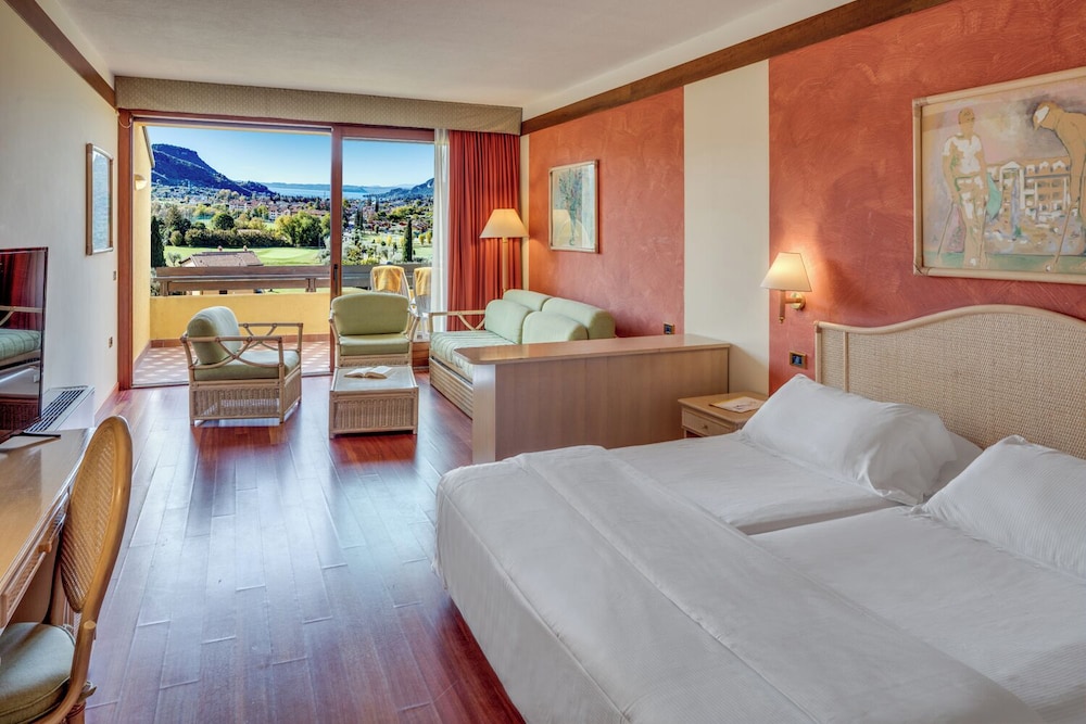 Poiano Garda Resort Hotel — Hotel rooms in Garda, Veneto