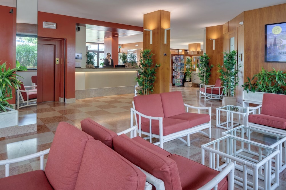 Poiano Garda Resort Hotel — Hotel building in Garda, Veneto