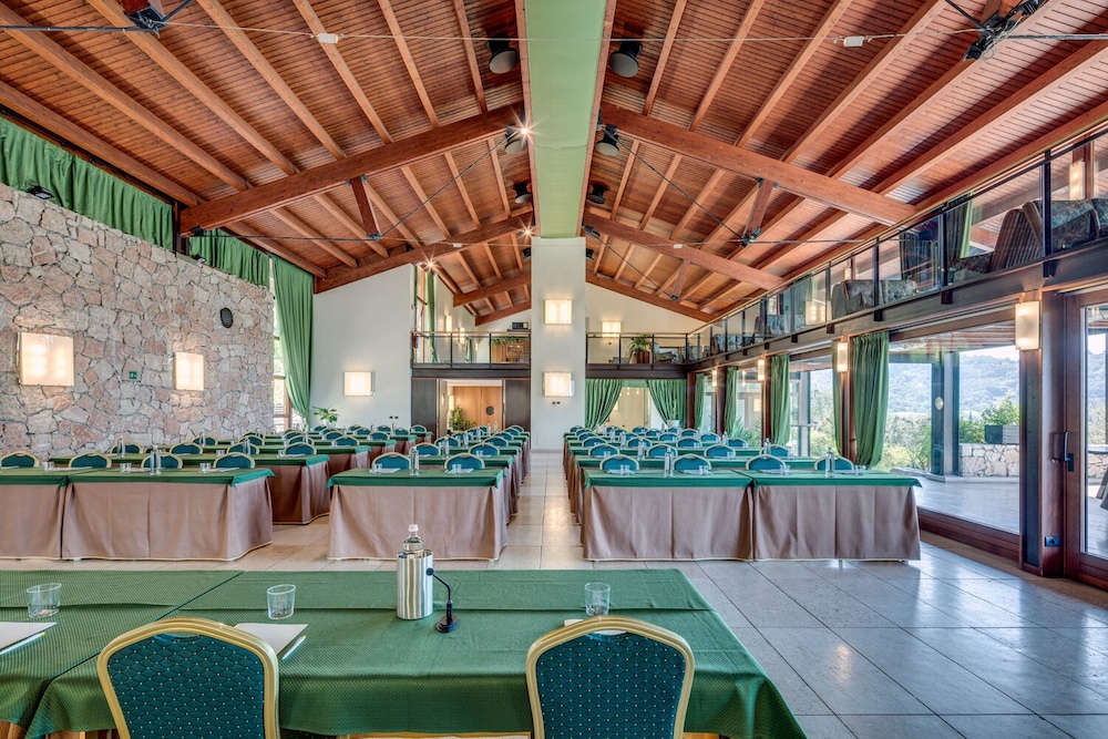 Poiano Garda Resort Hotel — Restaurant & bars in Garda, Veneto