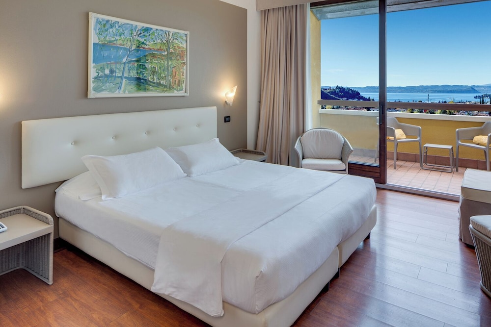 Poiano Garda Resort Hotel — Hotel rooms in Garda, Veneto
