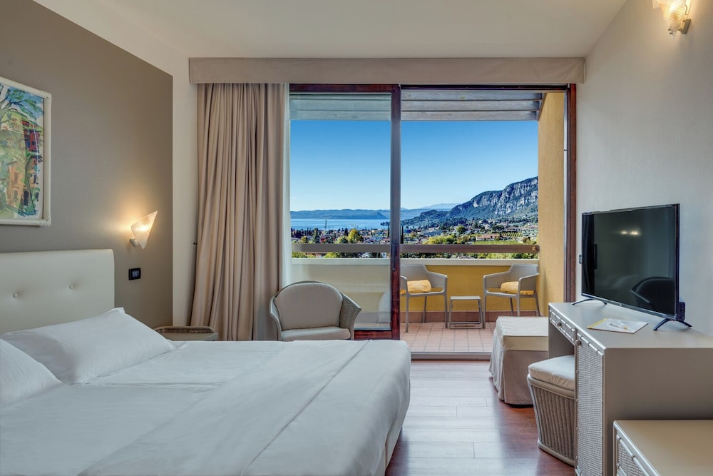 Poiano Garda Resort Hotel — Hotel rooms in Garda, Veneto
