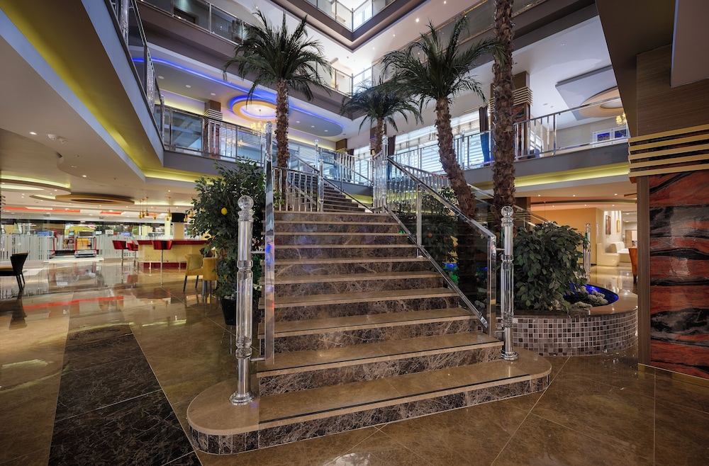 My Home Resort - All inclusive — Hotel building in Alanya