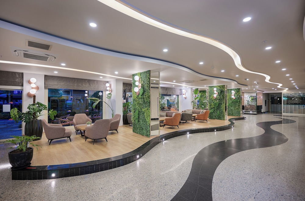 My Home Resort - All inclusive — Hotel building in Alanya