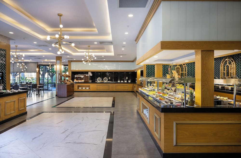 My Home Resort - All inclusive — Restaurant & bars in Alanya