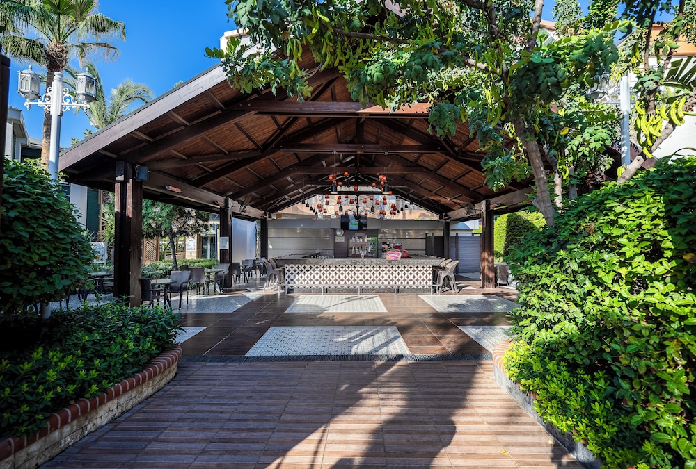 My Home Resort - All inclusive — Restaurant & bars in Alanya