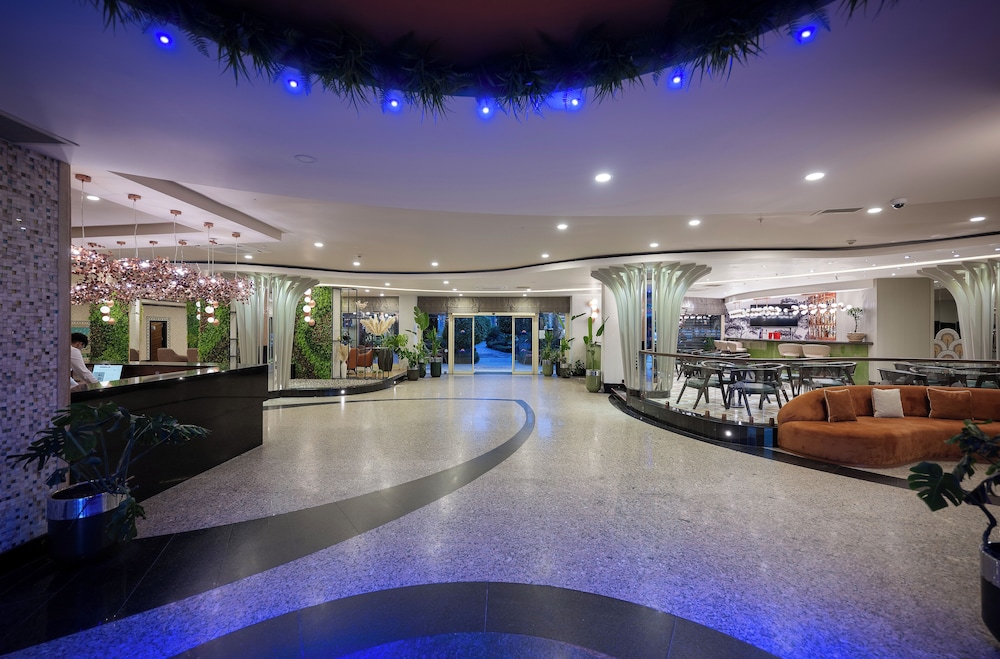 My Home Resort - All inclusive — Hotel building in Alanya
