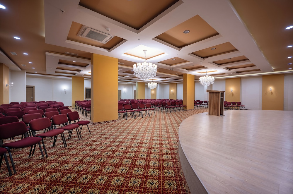 My Home Resort - All inclusive — Hotel building in Alanya