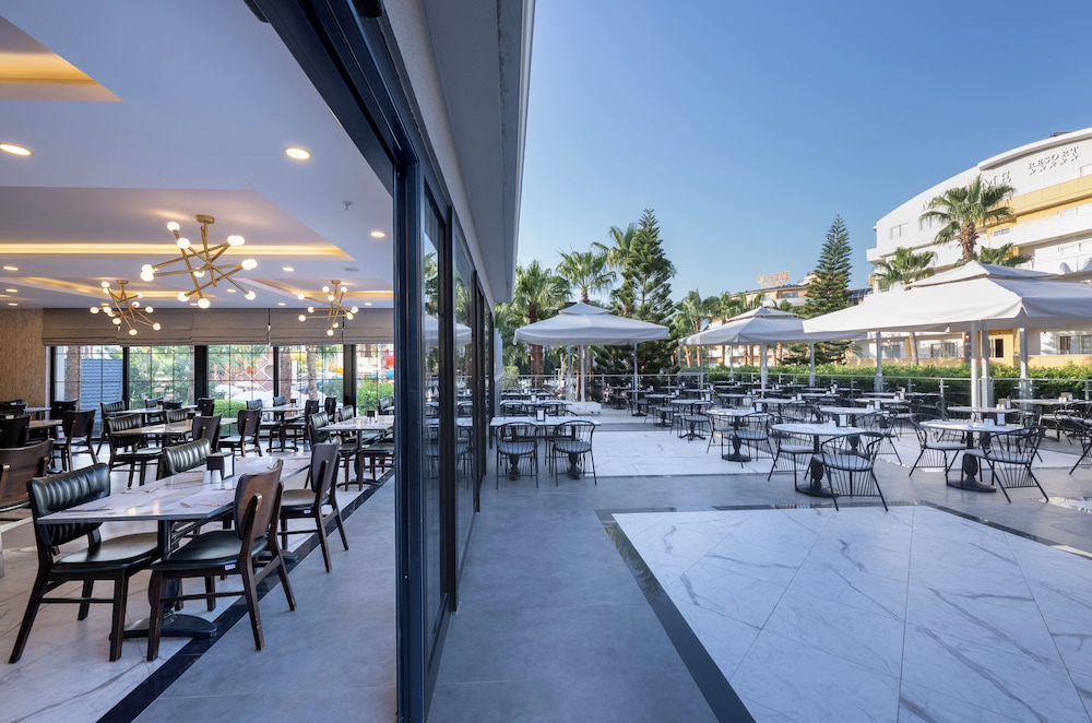My Home Resort - All inclusive — Restaurant & bars in Alanya