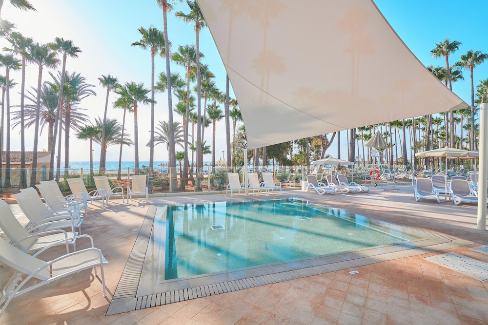 Hipotels Mediterraneo Club — Swimming pool in Sa Coma, Balearic Islands