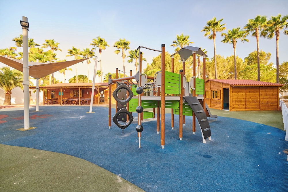 Hipotels Mediterraneo Club — Attractions for children in Sa Coma, Balearic Islands
