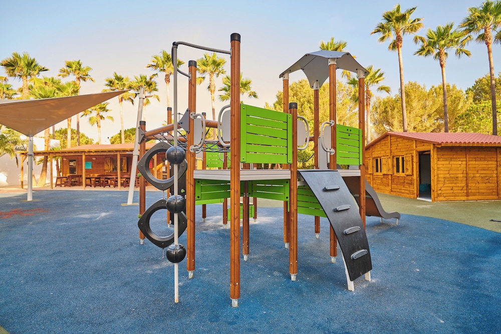Hipotels Mediterraneo Club — Attractions for children in Sa Coma, Balearic Islands