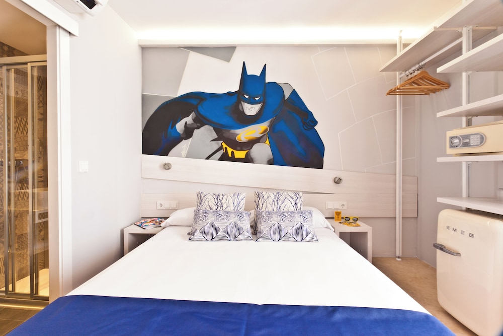Ryans La Marina — Hotel rooms in Ibiza Town, Balearic Islands