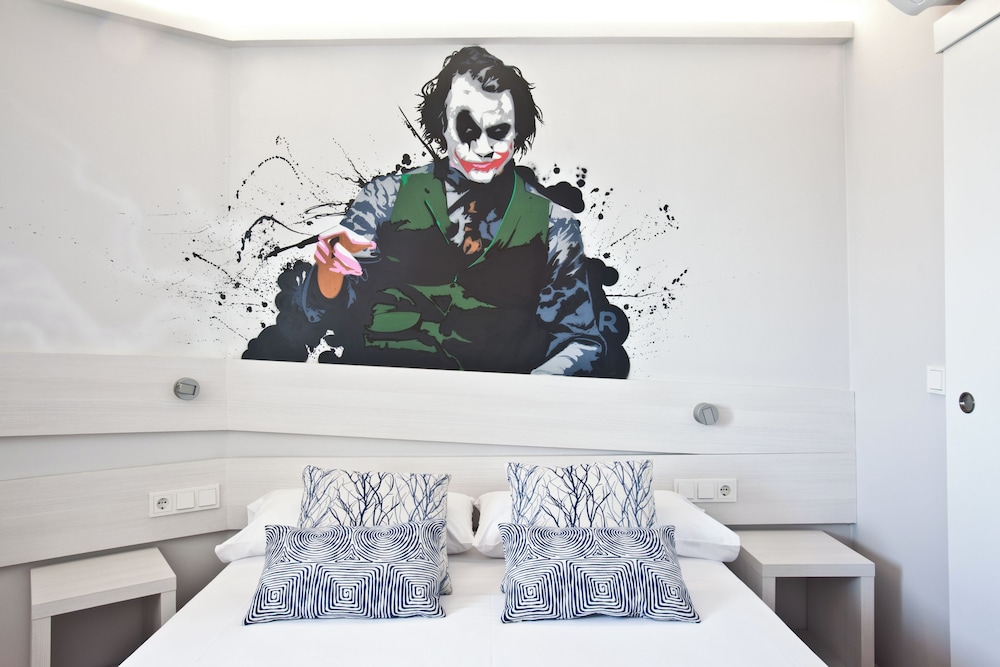 Ryans La Marina — Hotel rooms in Ibiza Town, Balearic Islands