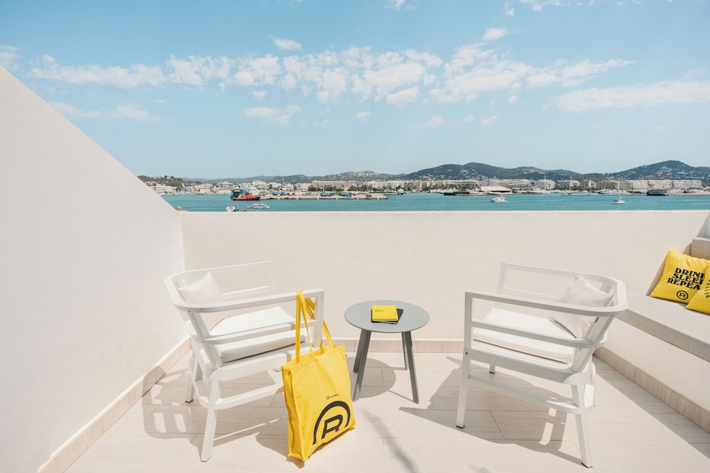 Ryans La Marina — Beach in Ibiza Town, Balearic Islands