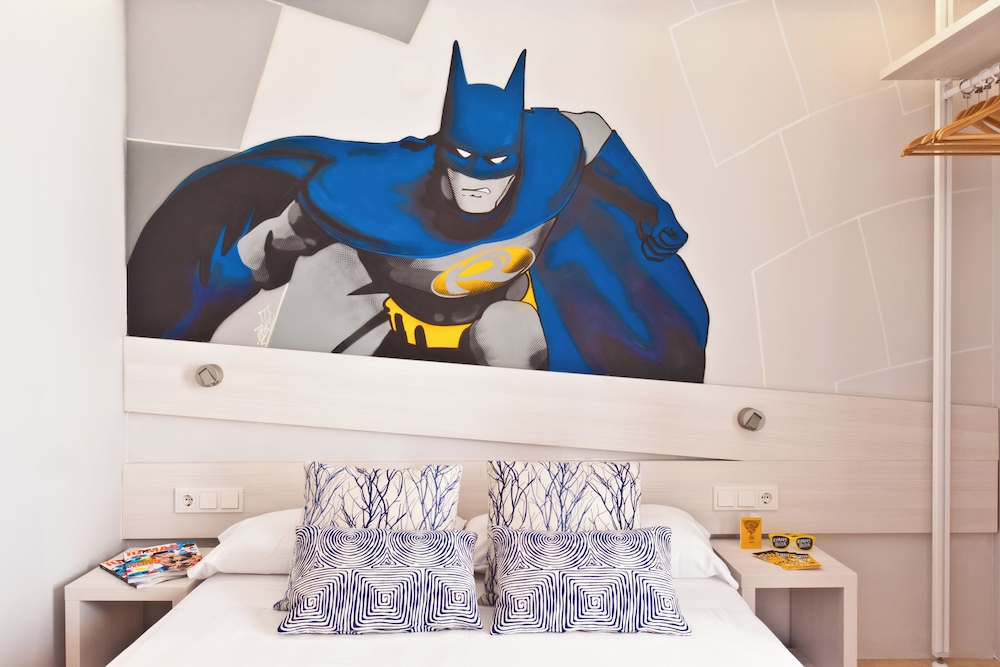 Ryans La Marina — Hotel rooms in Ibiza Town, Balearic Islands