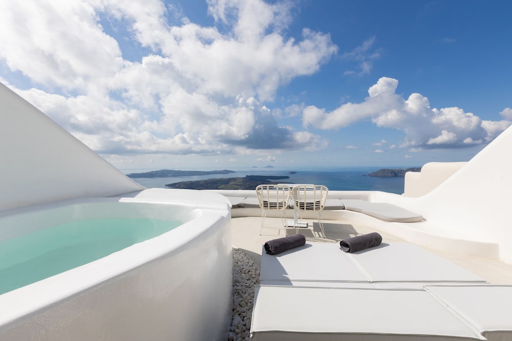 Heavens Edge by Mr and Mrs White — Swimming pool in Imerovigli, South Aegean