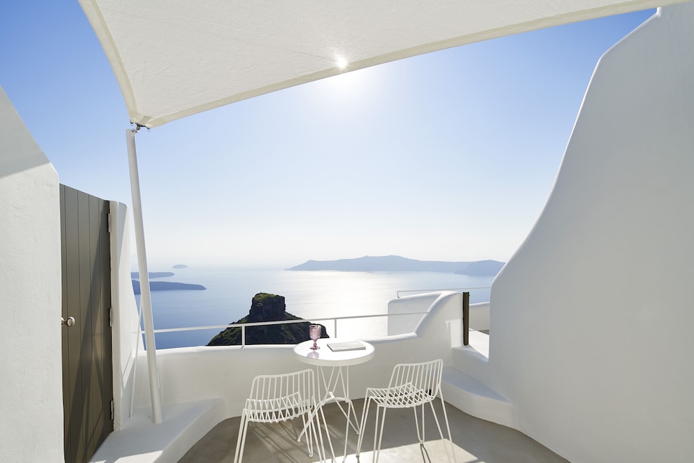 Heavens Edge by Mr and Mrs White — Hotel building in Imerovigli, South Aegean