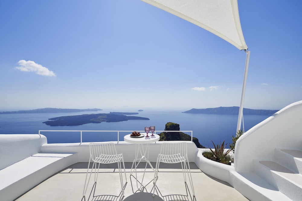 Heavens Edge by Mr and Mrs White — Hotel building in Imerovigli, South Aegean