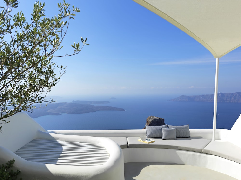 Heavens Edge by Mr and Mrs White — Hotel building in Imerovigli, South Aegean