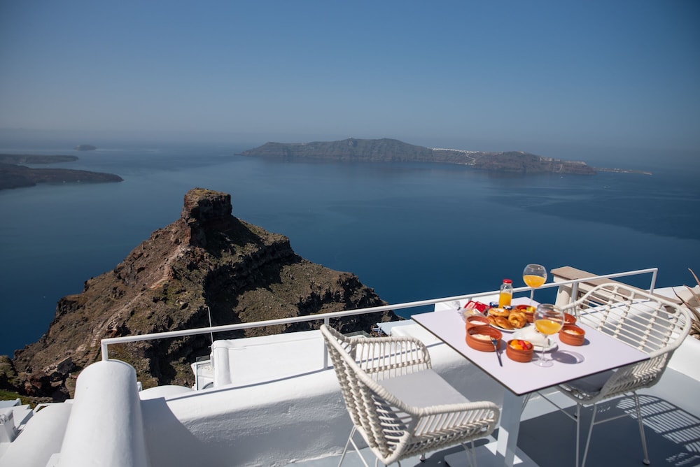 Heavens Edge by Mr and Mrs White — Attractions in the area in Imerovigli, South Aegean