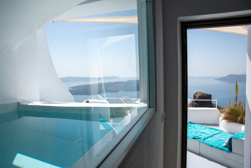 Heavens Edge by Mr and Mrs White — Swimming pool in Imerovigli, South Aegean