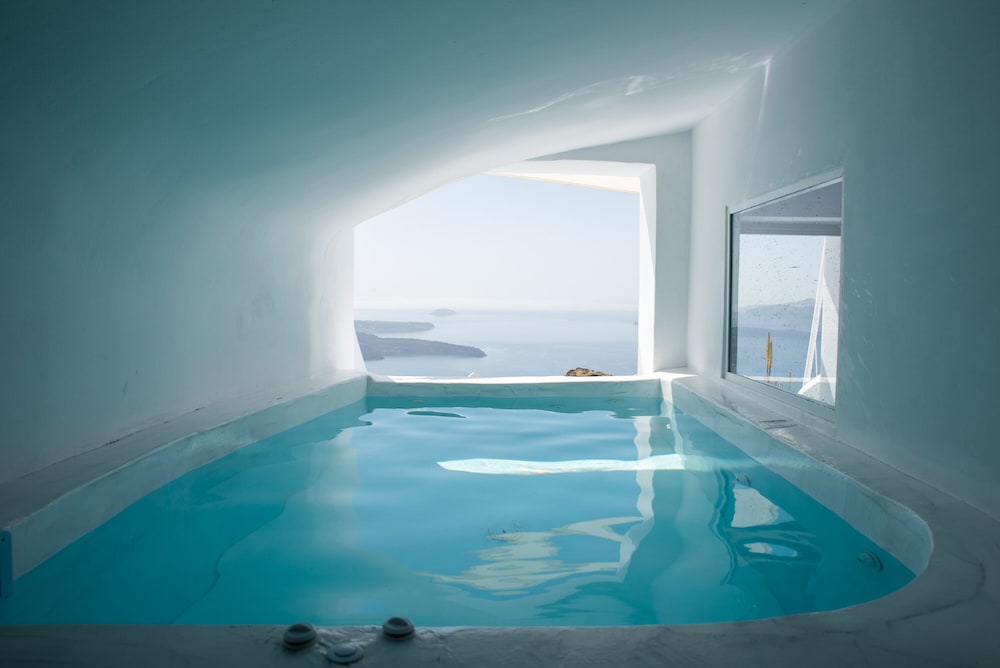 Heavens Edge by Mr and Mrs White — Hotel rooms in Imerovigli, South Aegean