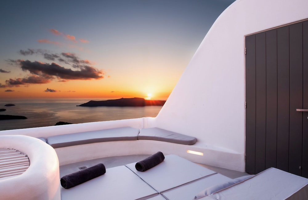 Heavens Edge by Mr and Mrs White — Hotel building in Imerovigli, South Aegean