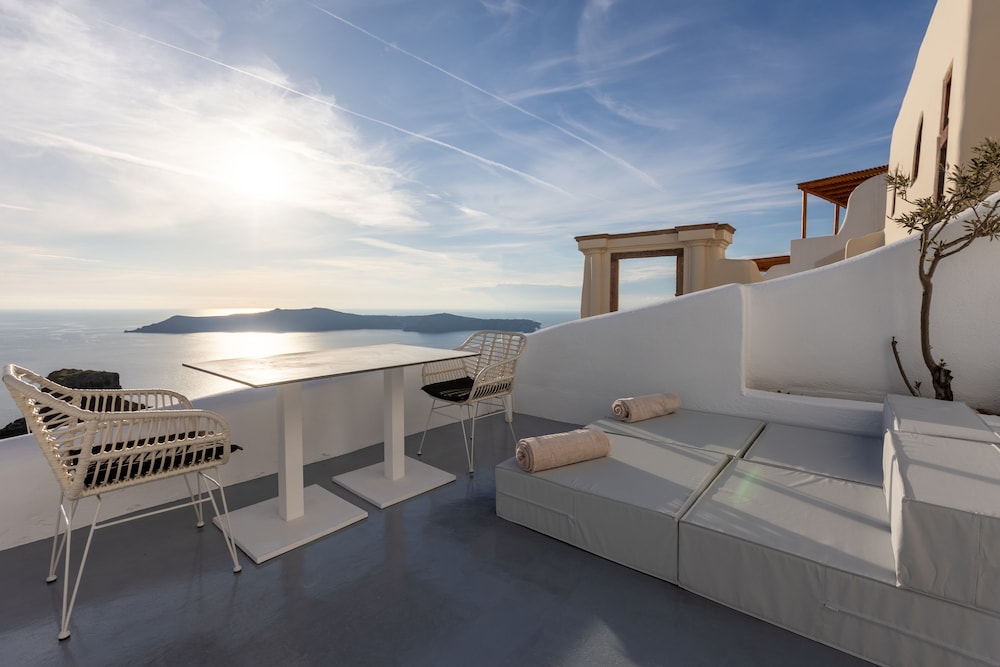 Heavens Edge by Mr and Mrs White — Hotel building in Imerovigli, South Aegean