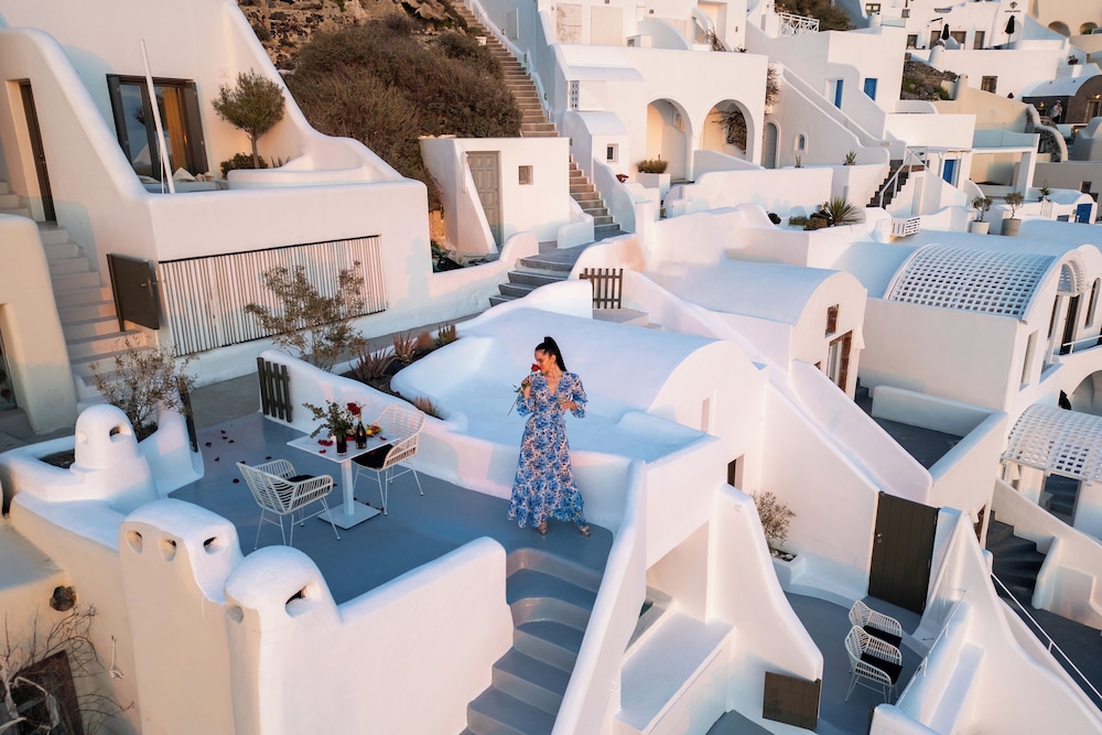 Heavens Edge by Mr and Mrs White — Hotel building in Imerovigli, South Aegean