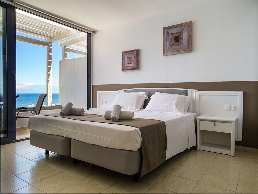 Lido Star Beach — Hotel rooms in Faliraki, South Aegean