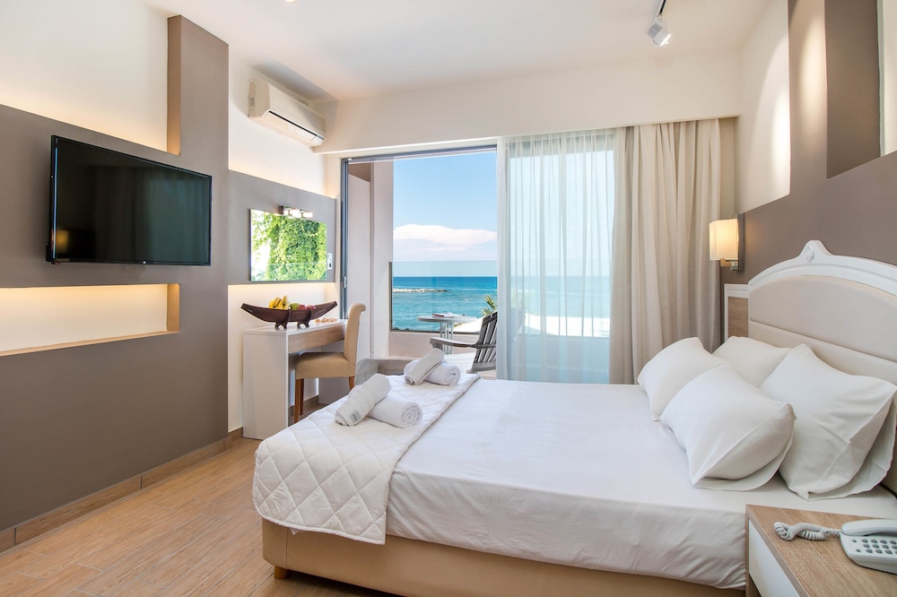 Lido Star Beach — Hotel rooms in Faliraki, South Aegean