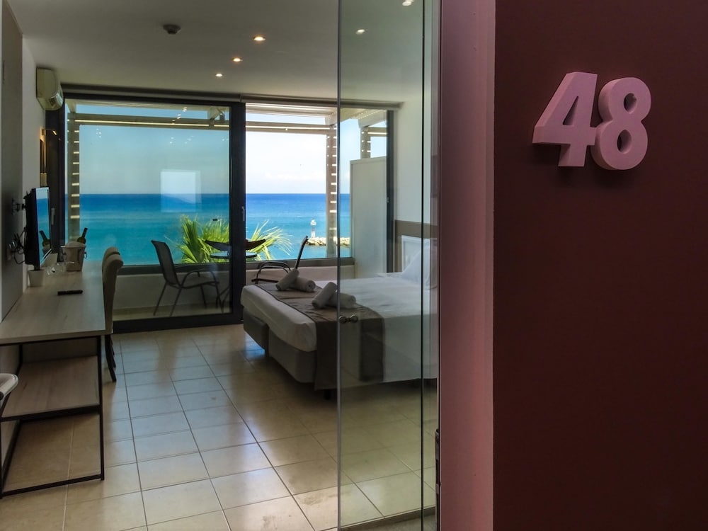 Lido Star Beach — Hotel rooms in Faliraki, South Aegean