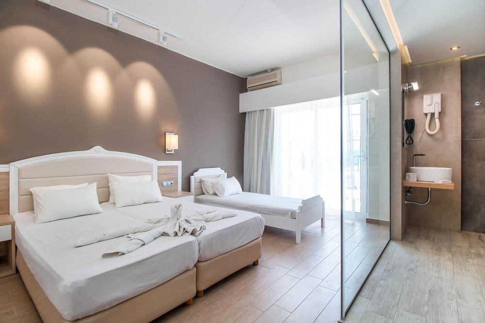 Lido Star Beach — Hotel rooms in Faliraki, South Aegean
