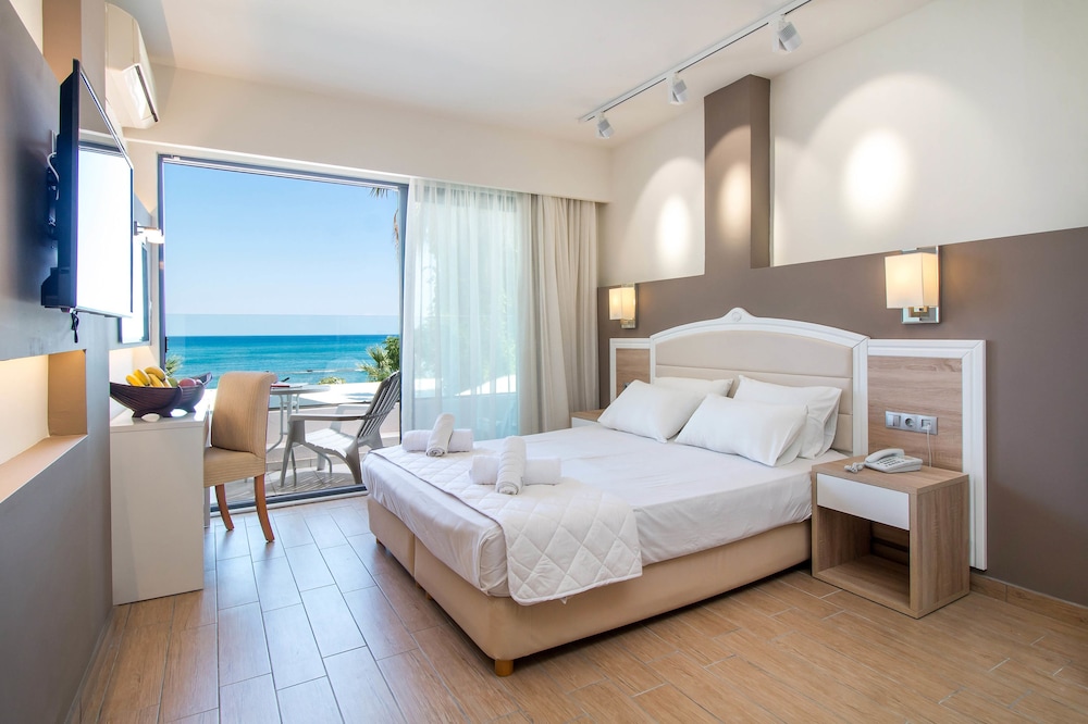 Lido Star Beach — Hotel rooms in Faliraki, South Aegean